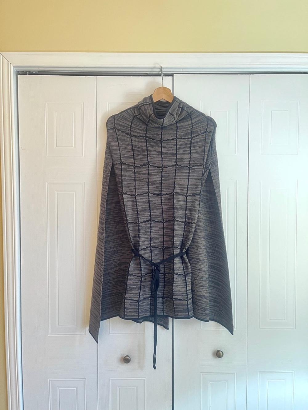 SARAH PACINI Jacquard Knit Poncho - Brown & Black - OS - Pristine